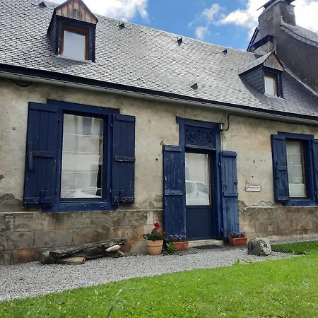 Dom wakacyjny Maison Familiale A La Montagne Heches